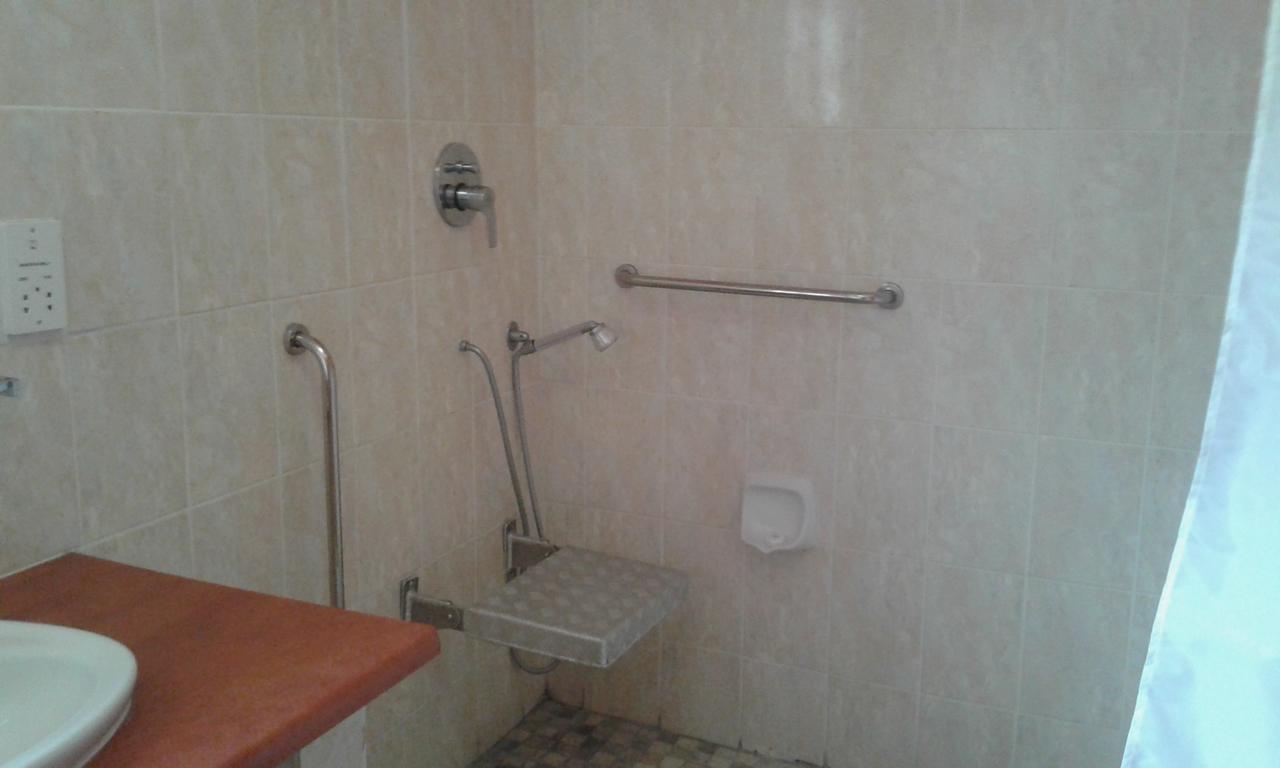 Larissa Hotel Маун Экстерьер фото