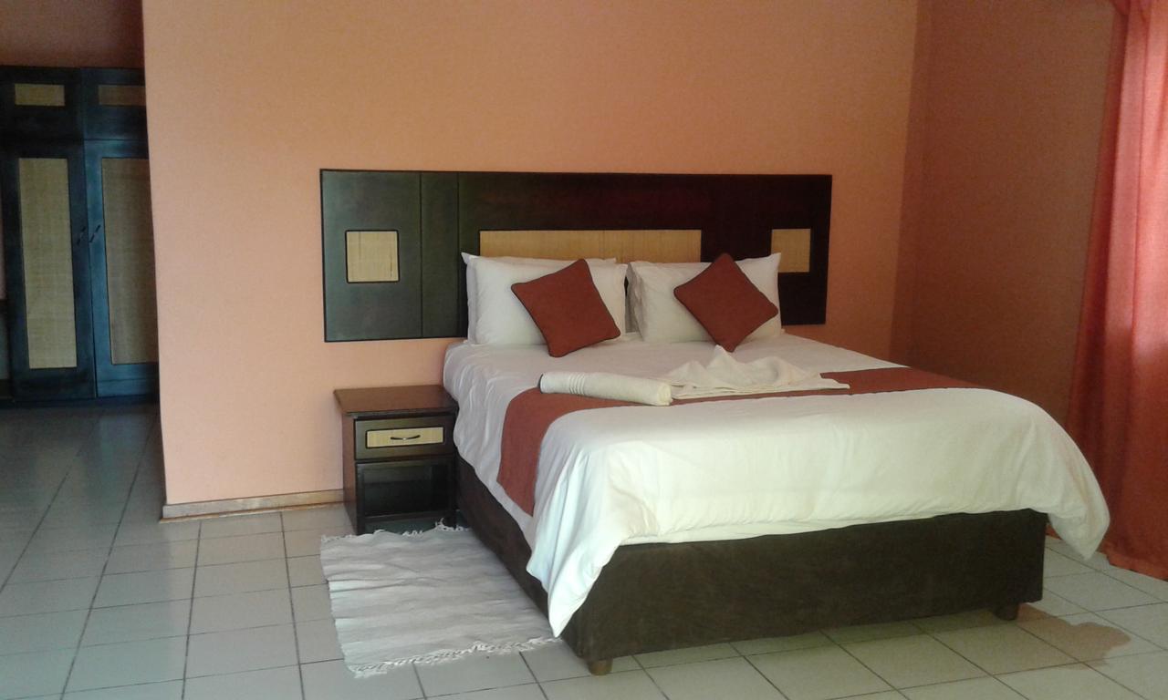 Larissa Hotel Маун Экстерьер фото