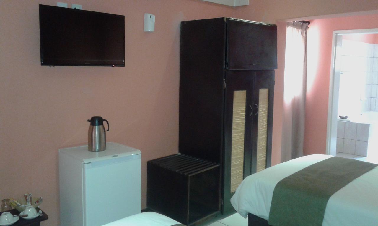 Larissa Hotel Маун Экстерьер фото
