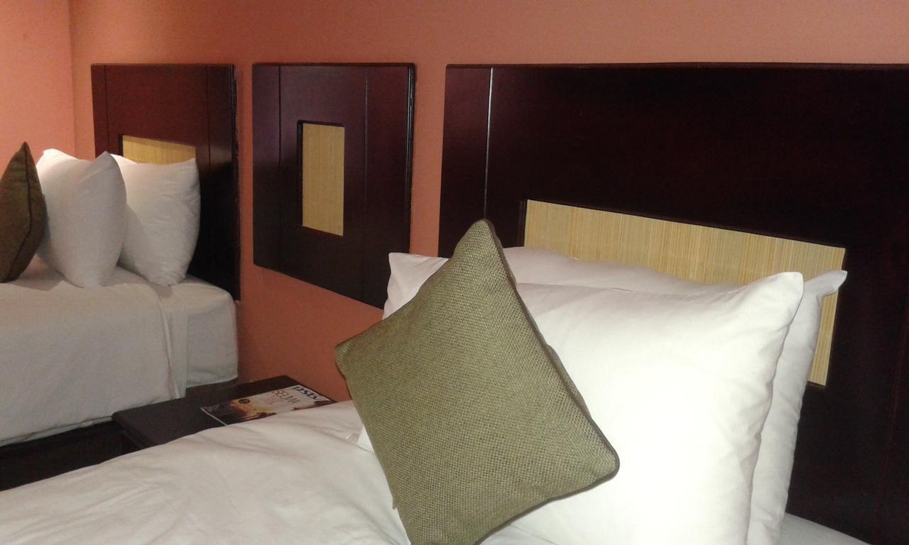 Larissa Hotel Маун Экстерьер фото